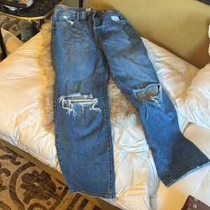 Fashion Nova Blue Boyfriend Jeans with Distressed Jeans